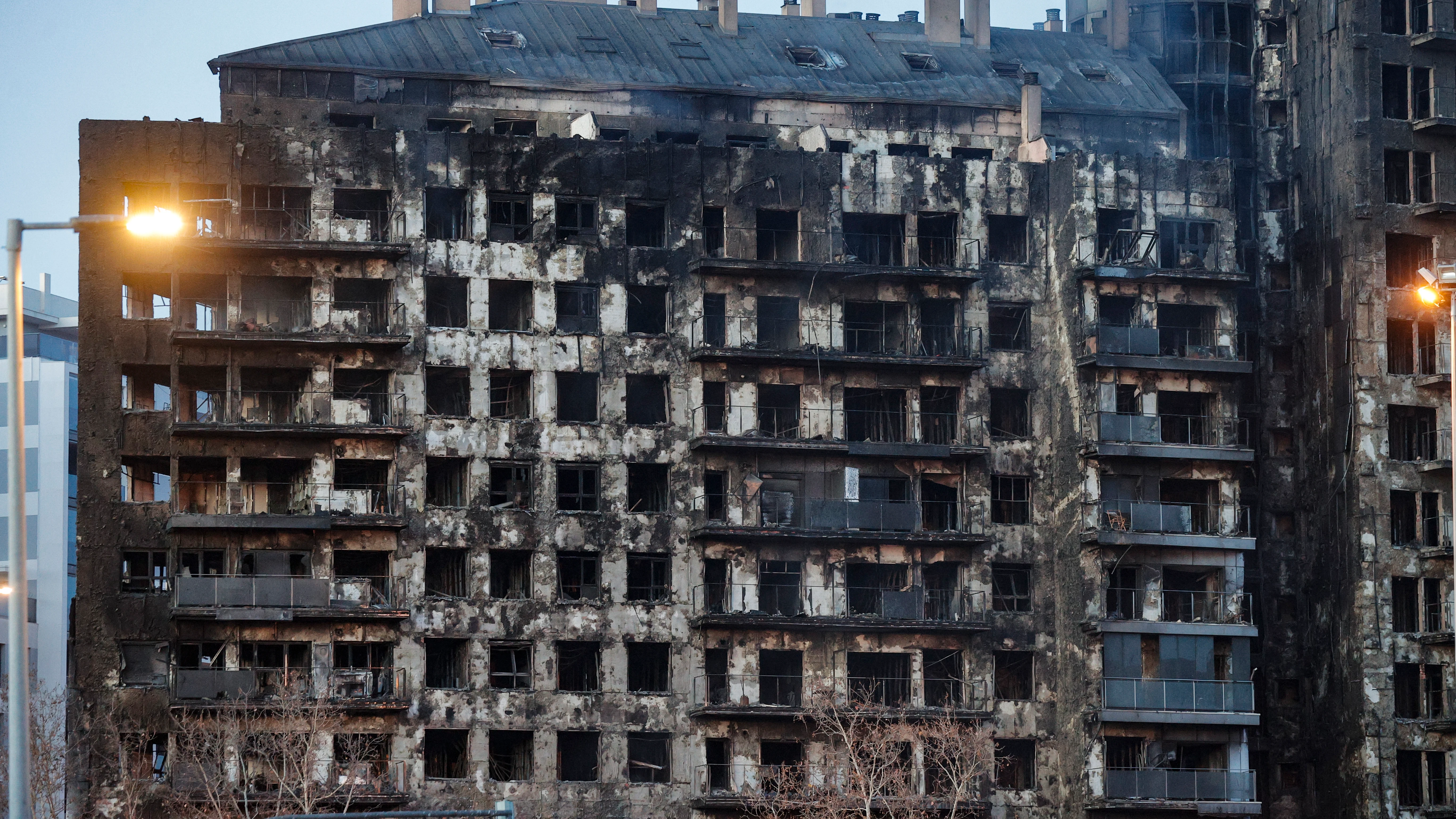 El edificio incendiado en Valencia