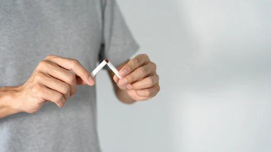 Evitar obesidad, tabaco y alcohol disminuye un 30% el riesgo de padecer cáncer Evitar obesidad, tabaco y alcohol disminuye un 30% el riesgo de padecer cáncer