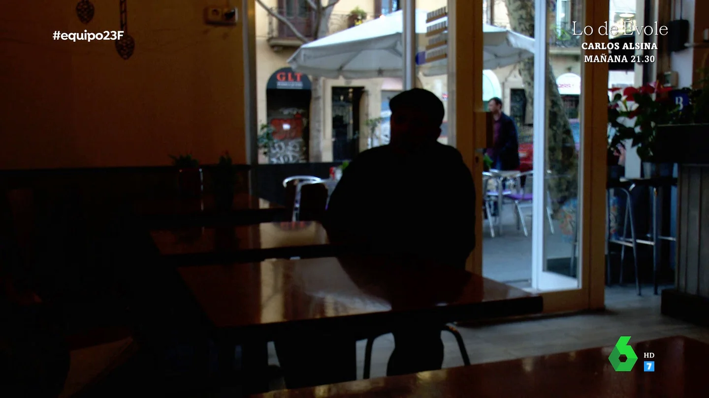 Habla un conocido de Vilagrán, el supuesto espía que sacó del banco los papeles del 23F: "Se creía superior a todos" Habla un conocido de Vilagrán, el supuesto espía que sacó del banco los papeles del 23F: "Se creía superior a todos"