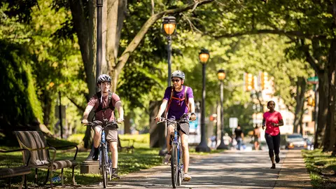 Kelly Drive, Schuylkill River Trail. Kelly Drive, Schuylkill River Trail.