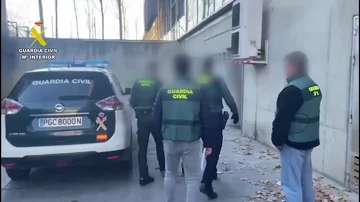 Detenidos la madre y el padrastro de una niña de 12 años que iban a obligar a casarse por 3.000 euros