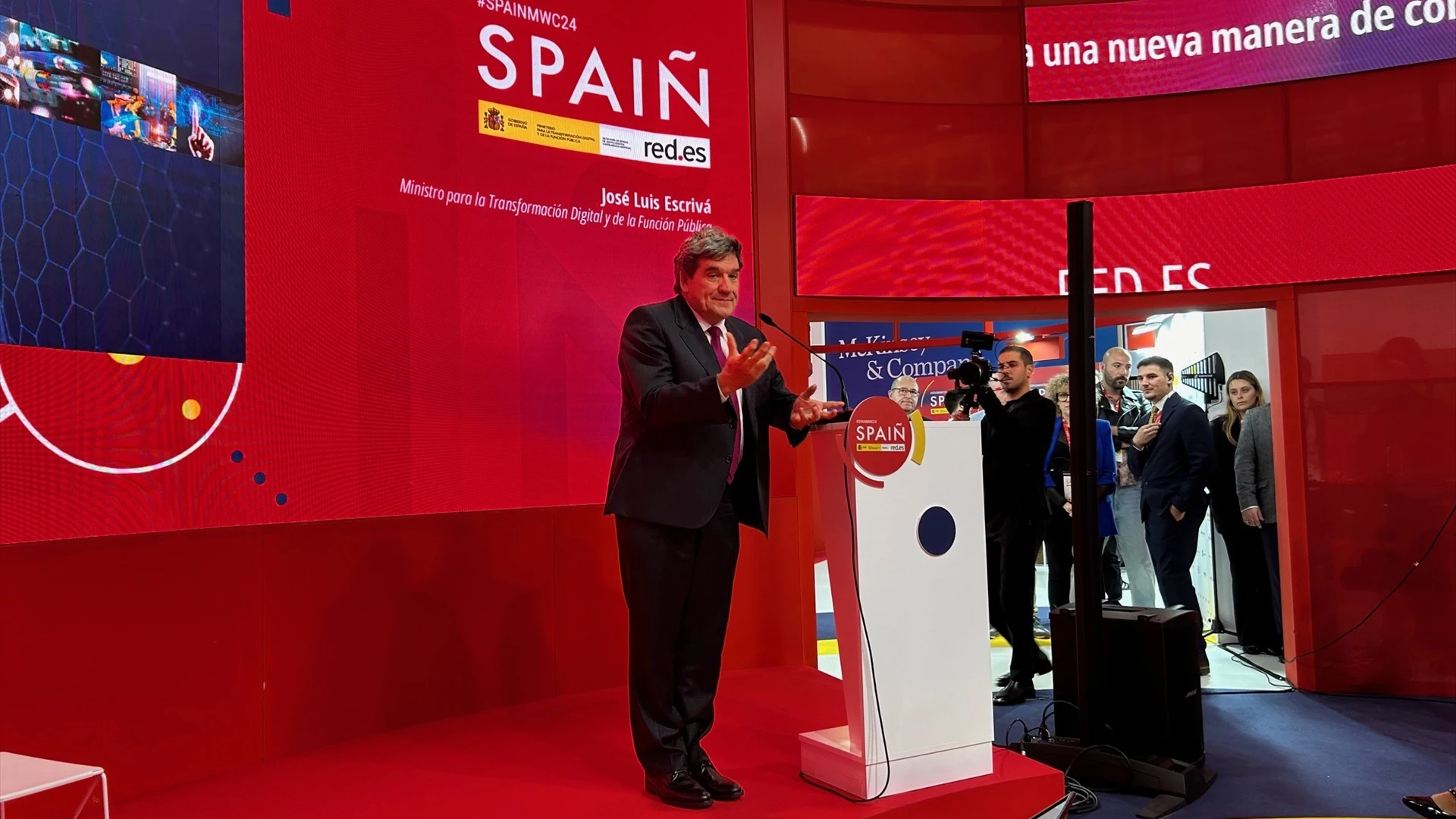 El ministro para la Transformación Digital y de la Función Pública, José Luis Escrivà, en el MWC.