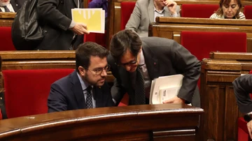 Pere Aragonès i Salvador Illa parlen al ple del Parlament