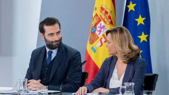 El ministro de Economía, Carlos Cuerpo, junto a la portavoz del Gobierno, Pilar Alegría, este martes tras el Consejo de Ministros. El ministro de Economía, Carlos Cuerpo, junto a la portavoz del Gobierno, Pilar Alegría, este martes tras el Consejo de Ministros.