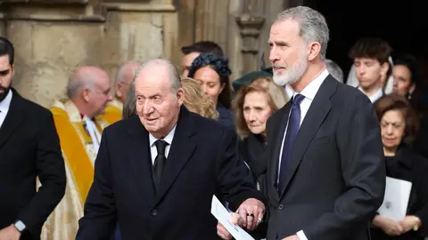 Felipe VI y Juan Carlos I se muestran cercanos por primera vez tres años después de la marcha del rey emérito