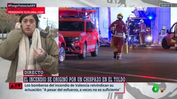 Los bomberos del incendio de Valencia reciben asistencia de la Cruz Roja: "Incluso los héroes pueden llegar a estar hundidos"
