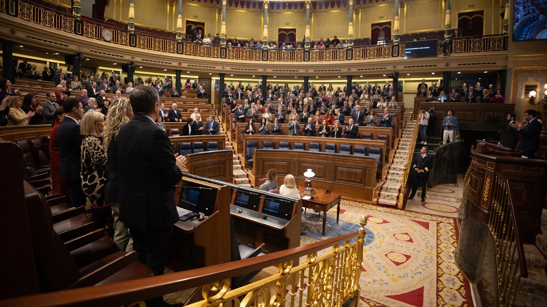 Diputados en el hemiciclo durante una sesión plenaria, en el Congreso de los Diputados, a 20 de febrero de 2024, en Madrid (España).