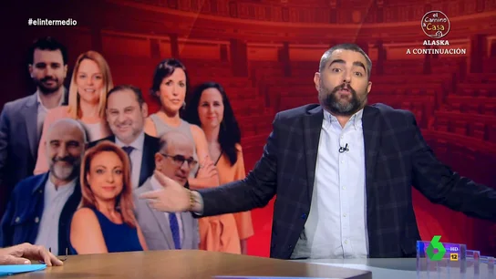 Dani Mateo propone nombres para el Grupo Mixto tras la llegada de Ábalos: De 'Multiplicar' a 'Gente a cascoporro' Dani Mateo propone nombres para el Grupo Mixto tras la llegada de Ábalos: De 'Multiplicar' a 'Gente a cascoporro'
