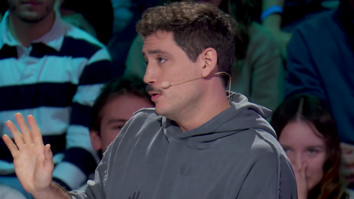 El pique de Darío Eme Hache con Iturriaga por su edad: "Pido respeto, somos los que os vamos a pagar las pensiones" El pique de Darío Eme Hache con Iturriaga por su edad: "Pido respeto, somos los que os vamos a pagar las pensiones"