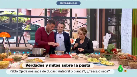 Pablo Ojeda desmonta en Más Vale Tarde el mito de que hay que poner aceite en el agua para cocer pasta para que no se pegue. En este vídeo, el nutricionista explica por qué lo hace Dabiz Muñoz y por qué él no lo recomienda.