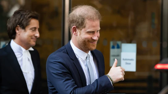 El Príncipe Harry, Duque de Sussex, abandona el edificio Rolls de los Tribunales Reales de Justicia tras prestar declaración en el juicio por piratería telefónica contra el Mirror Group. El Príncipe Harry, Duque de Sussex, abandona el edificio Rolls de los Tribunales Reales de Justicia tras prestar declaración en el juicio por piratería telefónica contra el Mirror Group.