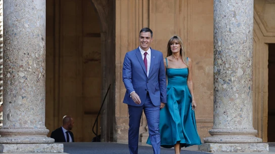 Imagen de archivo del presidente del Gobierno, Pedro Sánchez, y su esposa, Begoña Gómez, en el Palacio de Carlos V de la Alhambra de Granada Ábalos en la marisquería y las reuniones de Aldama con Begoña Gómez, nuevas informaciones sobre el 'caso Koldo'