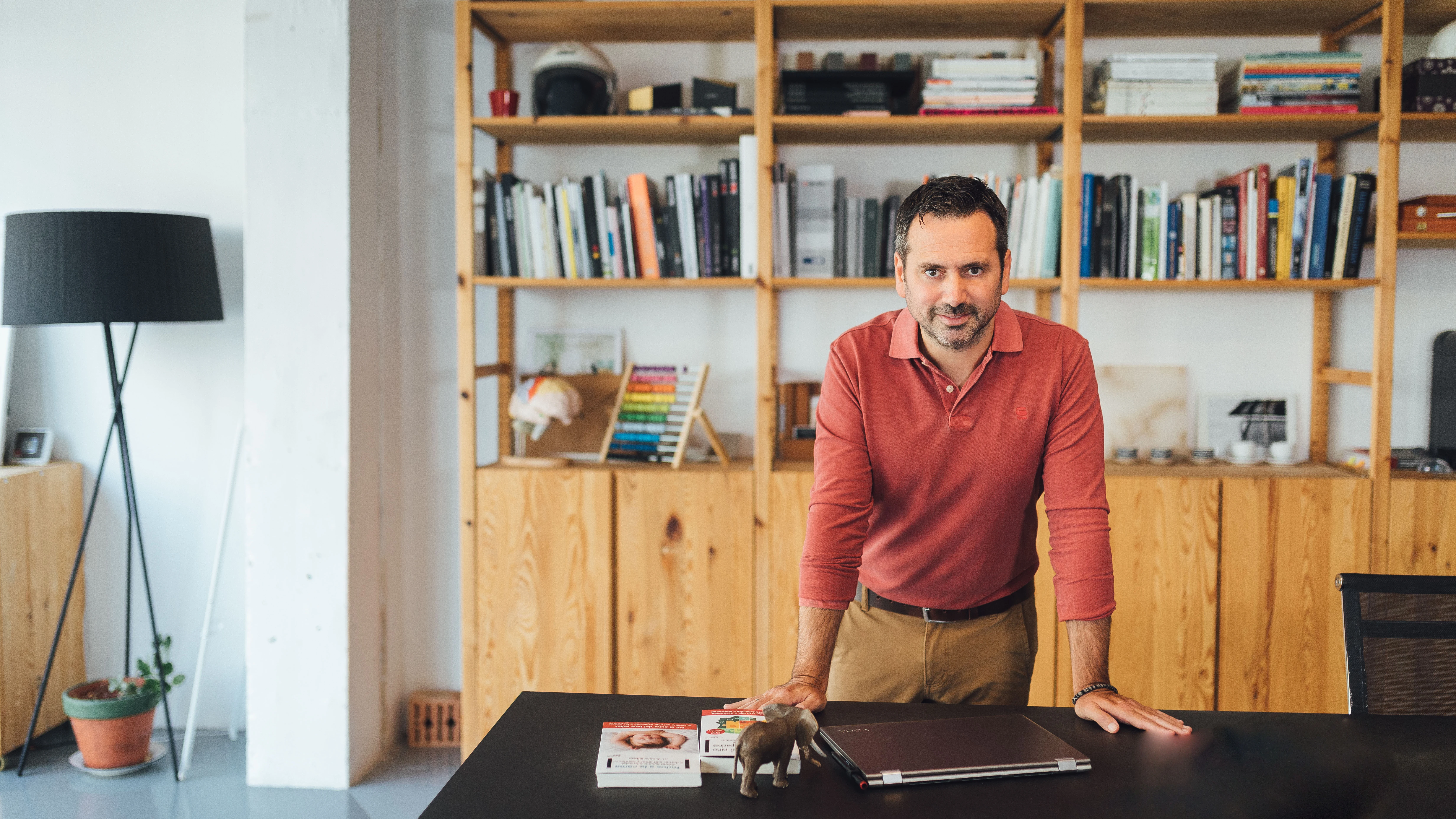 El neuropsicólogo Álvaro Bilbao publica su nuevo libro "Prepárate para la vida. Claves para jóvenes y adolescentes".