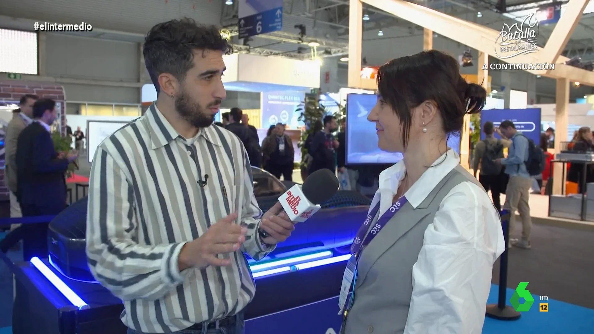 Robots con inteligencia artificial, pantallas transparentes o coches voladores son algunas de las tecnologías que Isma Juárez ha podido probar en el Mobile World Congress. Sus divertidas impresiones y entrevistas, en este vídeo de El Intermedio.