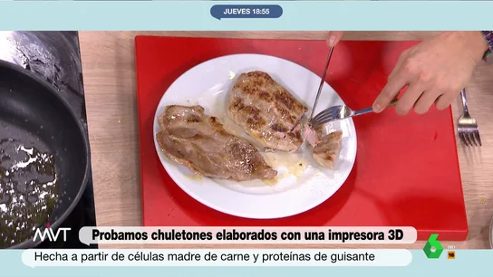¿Es más sana la carne sintética o la normal? Pablo Ojeda lo desvela y pone a prueba a Iñaki López y Cristina Pardo "Nos guste más o menos, esto es el futuro", afirma Pablo Ojeda, que en este vídeo explica las propiedades de la carne sintética y desafía a Iñaki López y Cristina Pardo a probar dos chuletones y descubrir cuál está hecho con impresora 3D y cuál no.