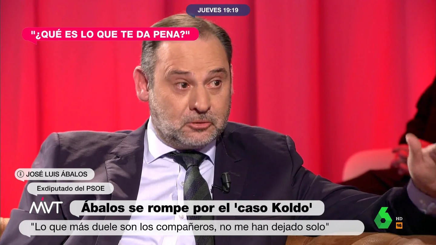 Ábalos se rompe a llorar por sus compañeros de partido y lo justifica con "el sentimiento de pertenencia" Ábalos se rompe a llorar por sus compañeros de partido y lo justifica con "el sentimiento de pertenencia"