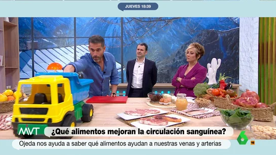 Pablo Ojeda descubre los mejores alimentos para la circulación sanguínea: esto debemos tomar para inflamaciones o varices Varices, moratones, inflamaciones, flujo sanguíneo... Pablo Ojeda saca su "camión del Cádiz" en Más Vale Tarde y desvela en este vídeo qué alimentos son inmejorables a la hora de mejorar la circulación.