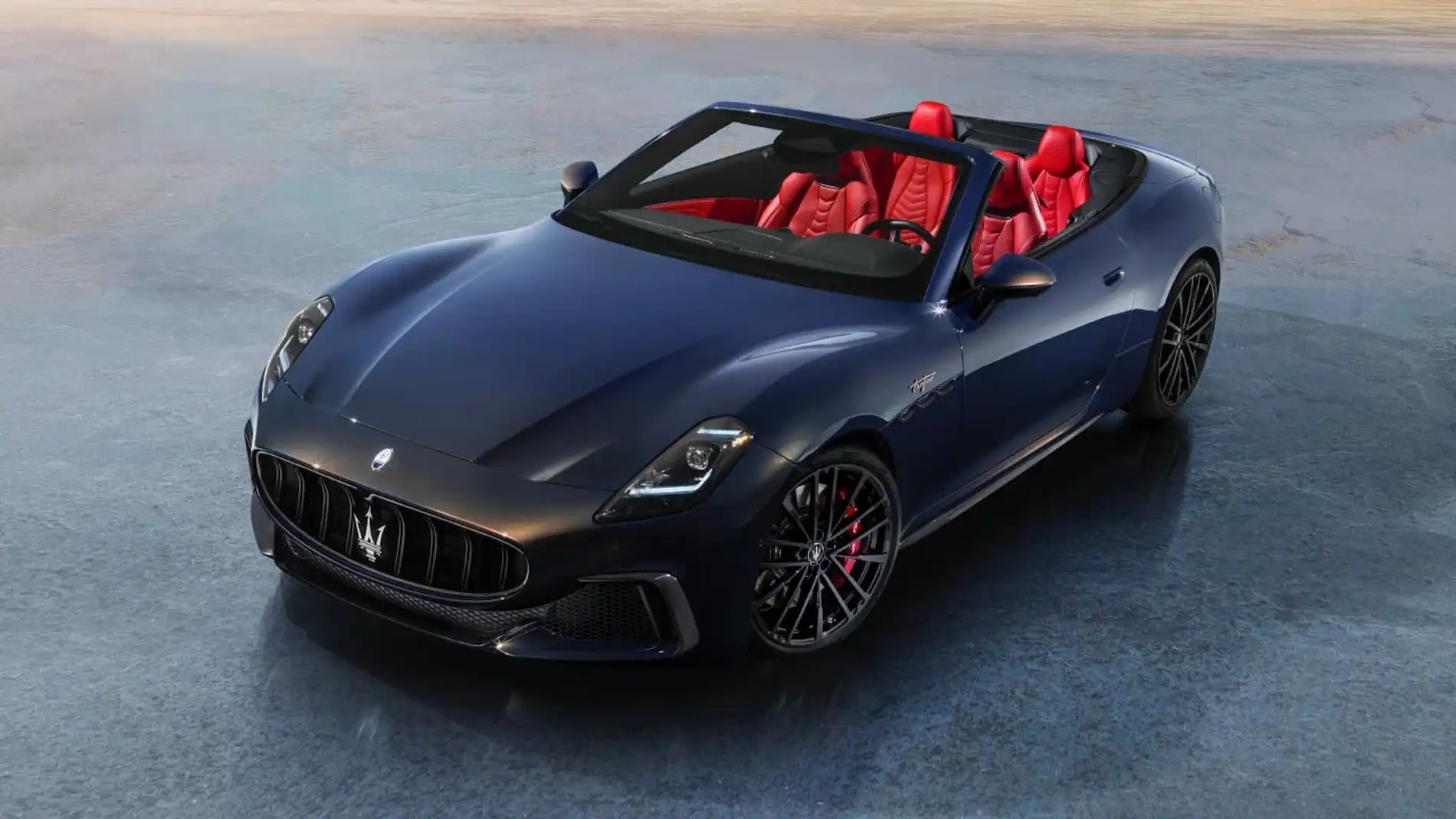 Disfrutar a cielo abierto con 550 CV de la mano de un V6 suena a utopía, pero es posible con el nuevo Maserati GranCabrio