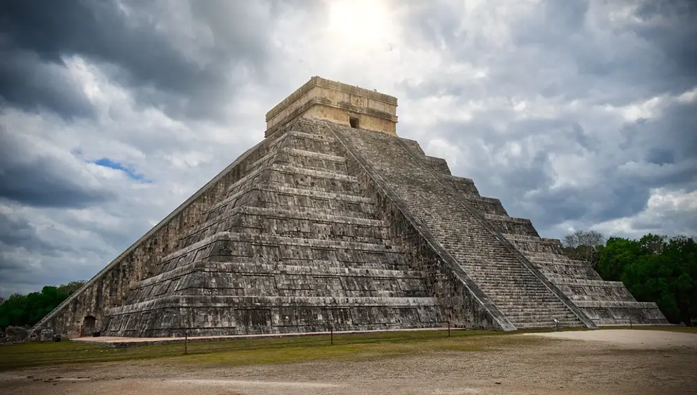 Pirámide de Kukulkán (Chichén Itzá. México).