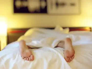 Dormir con los pies fuera Dormir con los pies fuera
