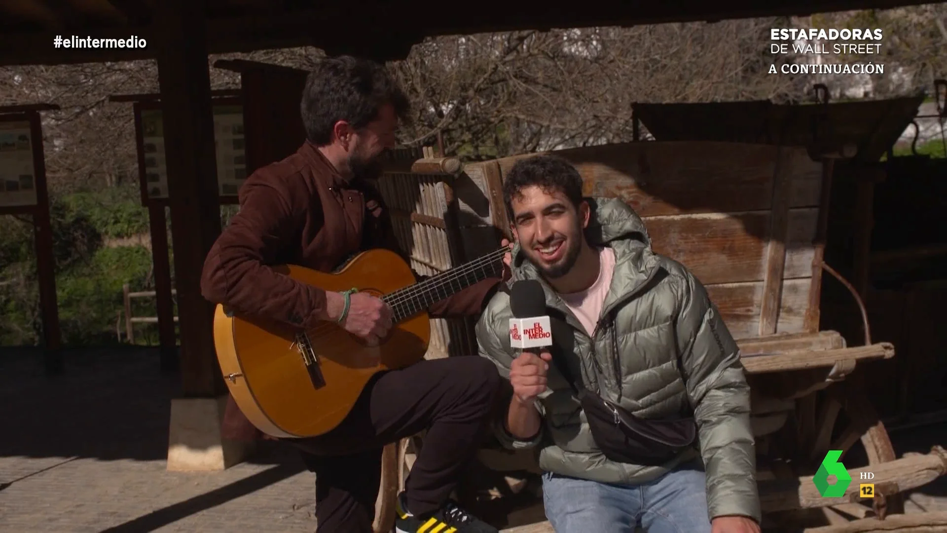 Isma Juárez cantando junto a Jan Angelim