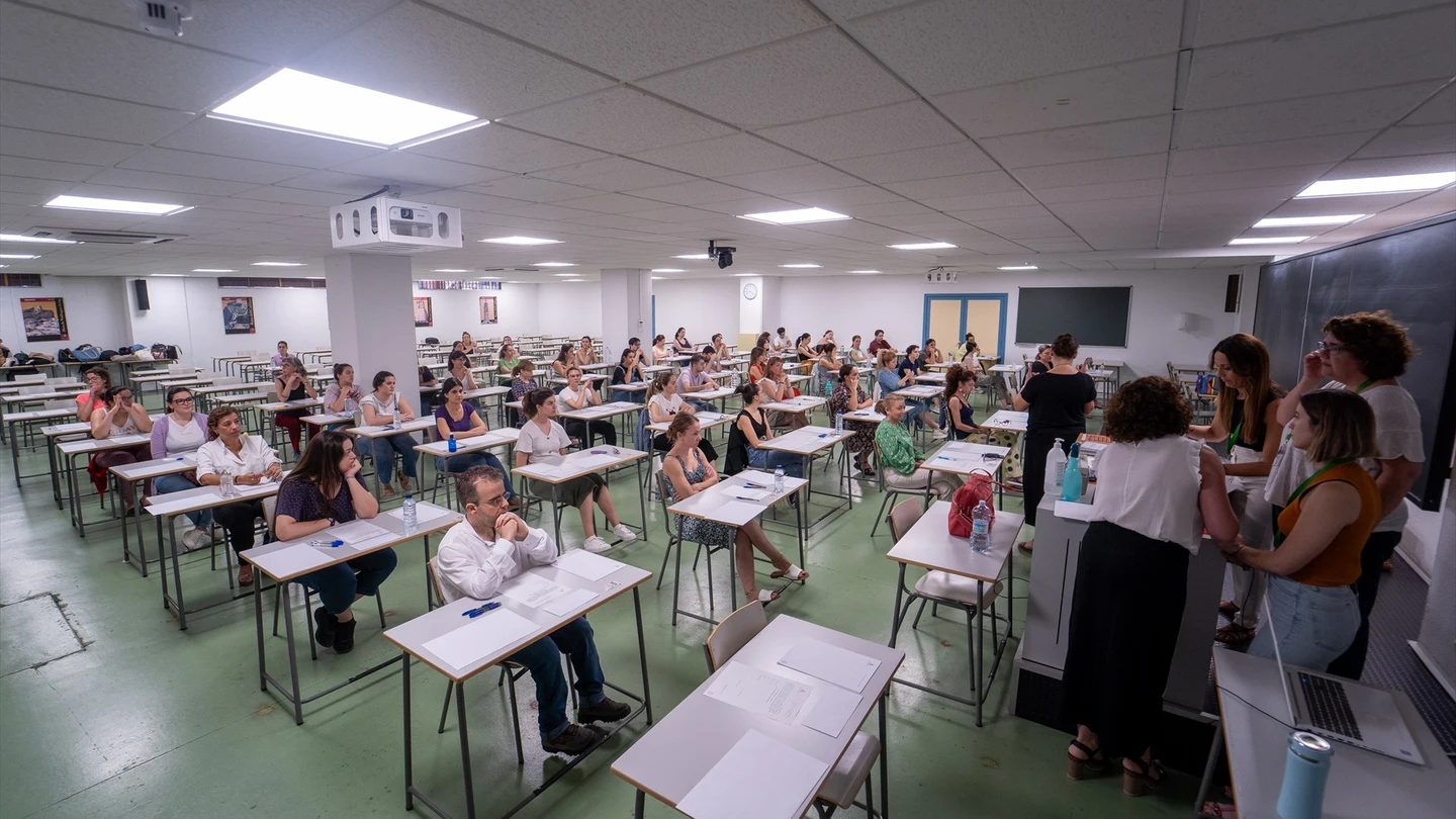 Así son los nuevos opositores: cada vez más jóvenes, mujeres y en busca de estabilidad Así son los nuevos opositores: cada vez más jóvenes, mujeres y en busca de estabilidad