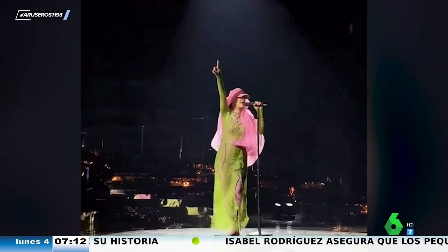 Rihanna cobra 9 millones de dólares por ofrecer un concierto en la preboda del hijo del hombre más rico de la India Rihanna cobra 9 millones de dólares por ofrecer un concierto en la preboda del hijo del hombre más rico de la India
