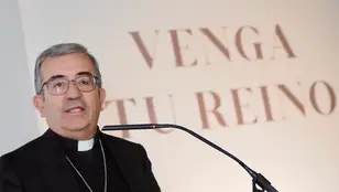 El arzobispo de Valladolid, Luis Argüello, interviene durante la inauguración de la exposición ‘Venga tu Reino', en la Catedral de Nuestra Señora de la Asunción, a 29 de noviembre de 2023, en Valladolid, Castilla y León (España). 