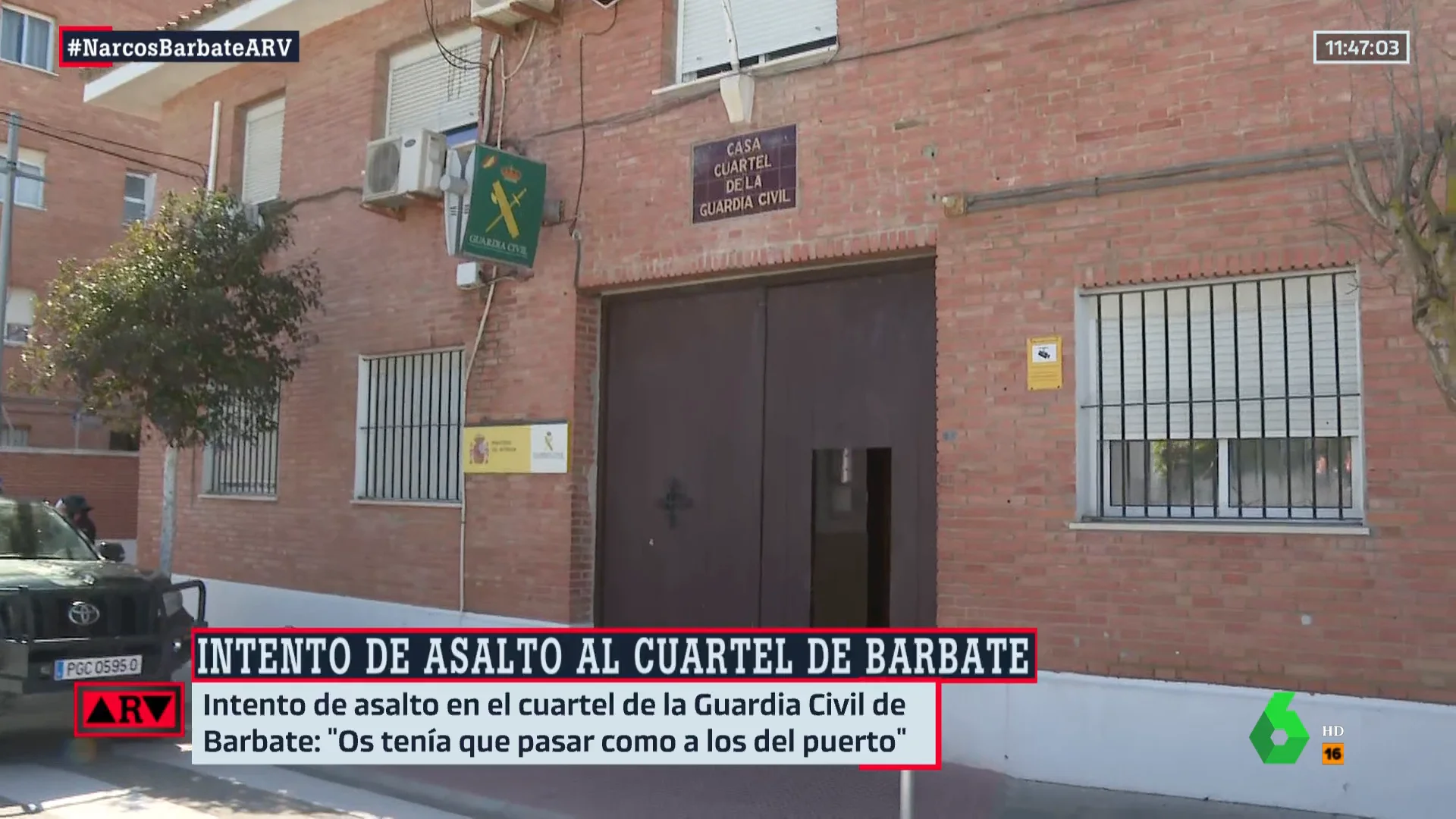 Agentes de la Guardia Civil blindan el cuartel de Barbate tras el intento de agresión: hay dos detenidos y buscan al resto de implicados