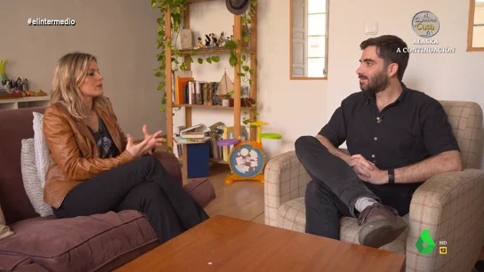 La dura realidad de una familia cuyo piso ha sido comprado por un fondo buitre: "Mi hijo me dice 'mi casa es viejita, pero me gusta'" La dura realidad de una familia cuyo piso ha sido comprado por un fondo buitre: "Mi hijo me dice 'mi casa es viejita, pero me gusta'"