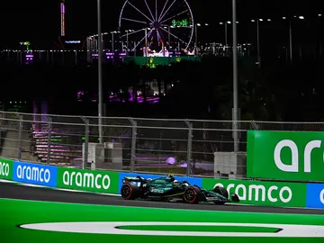 Aviso de Fernando Alonso con el mejor tiempo en los libres de Jeddah Aviso de Fernando Alonso con el mejor tiempo en los libres de Jeddah