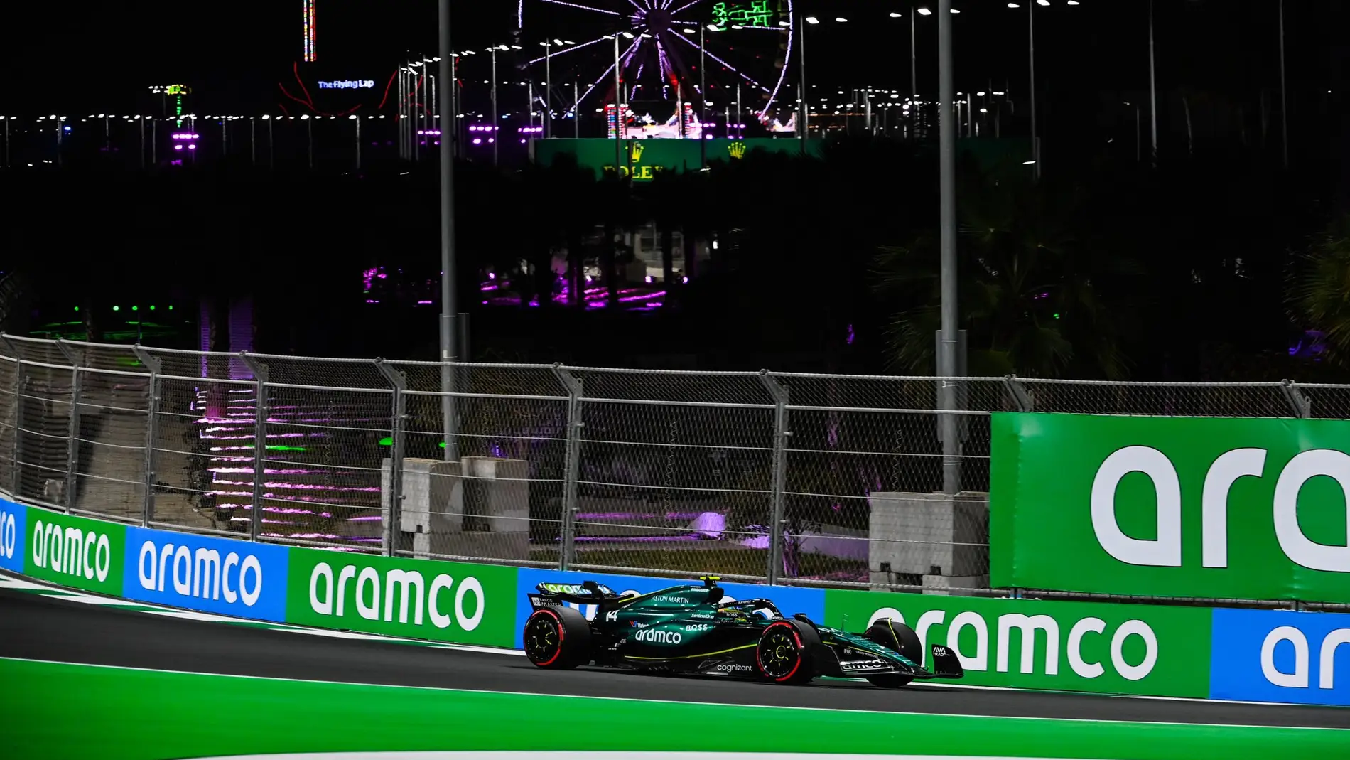 Aviso de Fernando Alonso con el mejor tiempo en los libres de Jeddah 