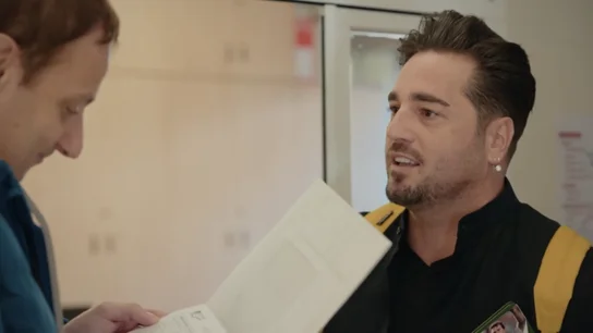 "Escúchame, que tengo una hija": David Bustamante pide cortar este momento para que su hija con Paula Echevarría no descubra su mentira "No, que me hundes": el mal rato de David Bustamante cuando se acuerda de su hija con Paula Echevarría al ver sus notas