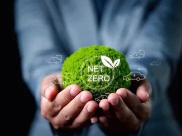 Reducir la huella de carbono Adoptar la energía limpia con coches eléctricos y prácticas ecológicas Reducir la huella de carbono Adoptar la energía limpia con coches eléctricos y prácticas ecológicas
