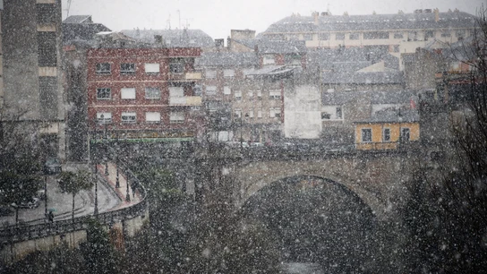 Temporal de nieve en El Bierzo este viernes. Temporal de nieve en El Bierzo este viernes.