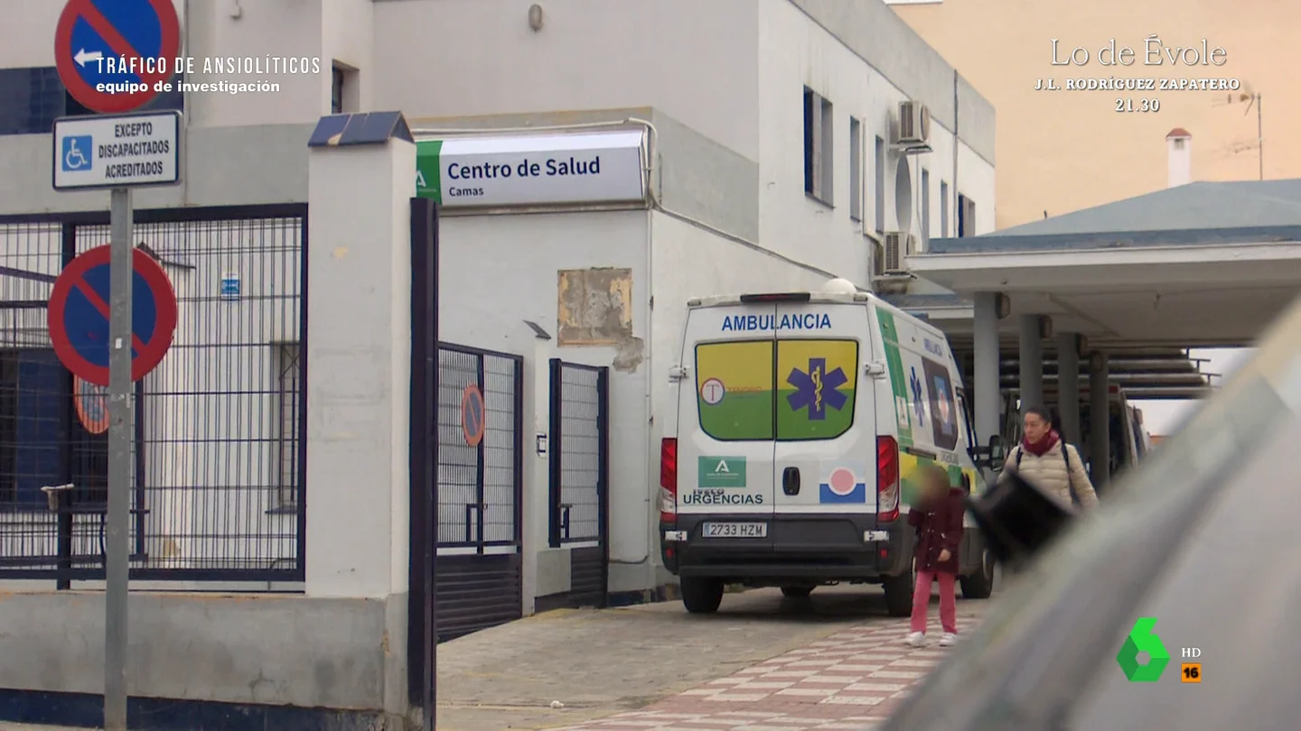 Equipo de Investigación acude a un centro de salud de Sevilla que sufrió robos de sellos con el que se hicieron 125 recetas falsas Equipo de Investigación acude a un centro de salud de Sevilla que sufrió robos de sellos con el que se hicieron 125 recetas falsas