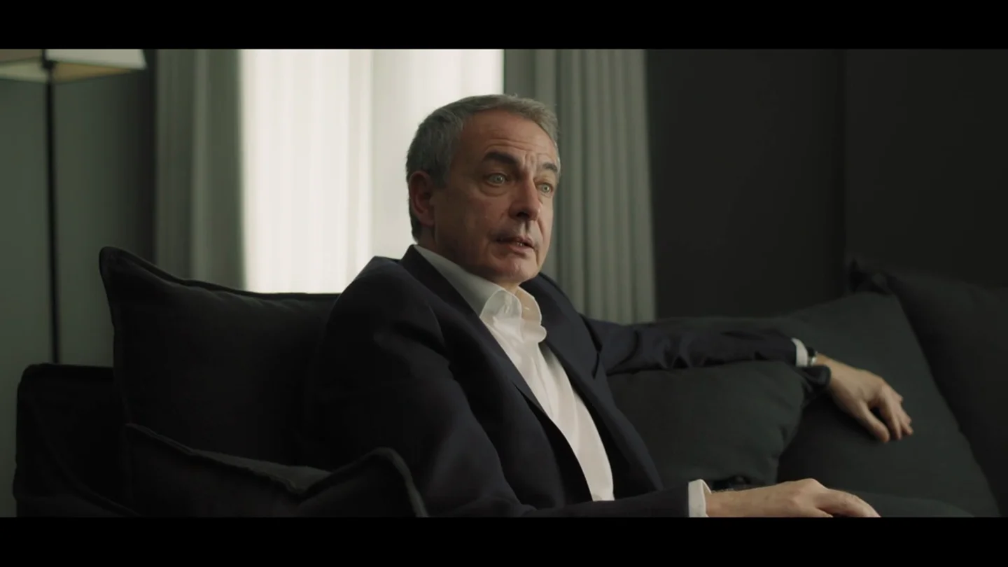 Zapatero cuestiona a Felipe González: "No lo puedo entender; él pasó momentos muy difíciles y todos le apoyamos" Zapatero cuestiona a Felipe González: "No lo puedo entender; él pasó momentos muy difíciles y todos le apoyamos"