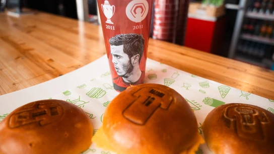 La hamburguesa con la camiseta de Hazard La hamburguesa con la camiseta de Hazard