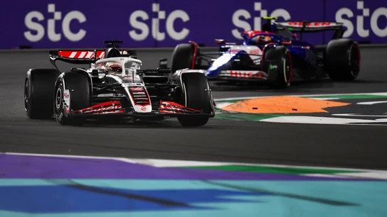 Kevin Magnussen y Yuki Tsunoda en Jeddah Kevin Magnussen y Yuki Tsunoda en Jeddah