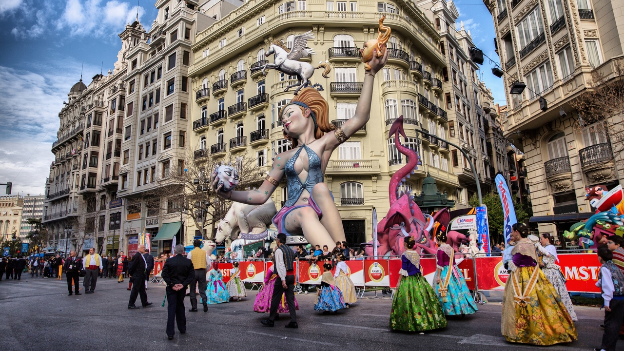 Fechas de las próximas fiestas en 2025 Carnavales, Fallas de Valencia, Semana Santa y más