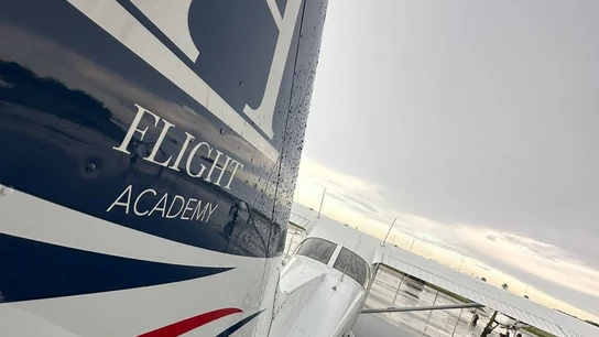 Aeronave de la escuela Atlantis Aviation que dirigía el fallecido de Betanzos. Aeronave de la escuela Atlantis Aviation que dirigía el fallecido de Betanzos.