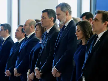 Los reyes Felipe VI y Letizia, acompañados Pedro Sánchez en el acto conmemorativo de los atentados del 11M