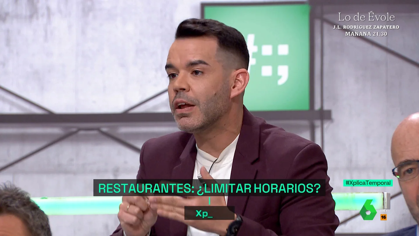 XPLICA Camarero, sobre el cierre tardío de la hostelería: "No implica que vayan a ganar más" XPLICA Camarero, sobre el cierre tardío de la hostelería: "No implica que vayan a ganar más"