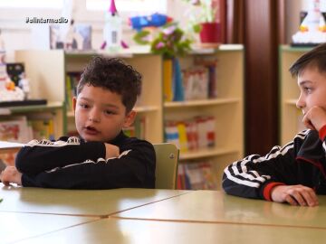 La confesión de un niño a Thais Villas: "Antes no me gustaba tener hijos, pero ahora le estoy cogiendo el rumbillo"