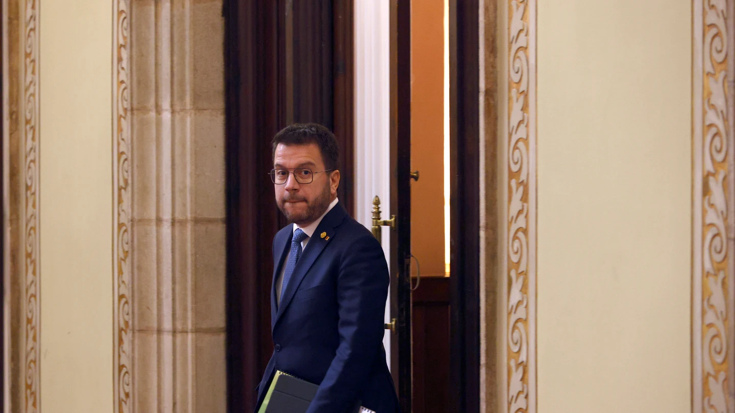 El president de la Generalitat, Pere Aragonès, durante el debate de los Presupuestos de la Generalitat para el año 2024 El president de la Generalitat, Pere Aragonès, durante el debate de los Presupuestos de la Generalitat para el año 2024