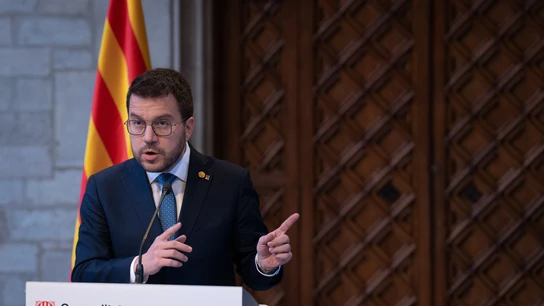 El president de la Generalitat, Pere Aragonés, durante la rueda de prensa en la que ha anunciado el adelanto de las elecciones catalanas este miércoles. El president de la Generalitat, Pere Aragonés, durante la rueda de prensa en la que ha anunciado el adelanto de las elecciones catalanas este miércoles.