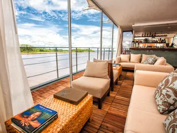 Crucero de lujo por la Amazonia peruana  Crucero de lujo por la Amazonia peruana