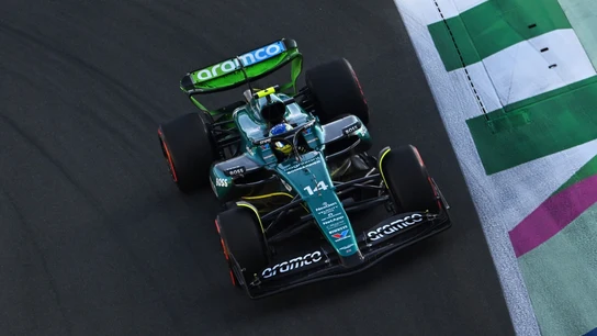 Fernando Alonso, con el Aston Martin Fernando Alonso, con el Aston Martin