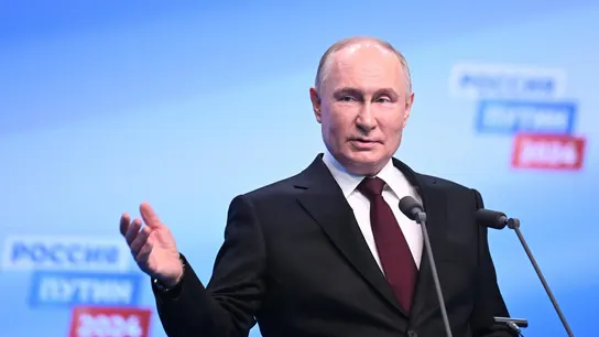 Vladimir Putin atiende a los medios tras su victoria en las elecciones Vladimir Putin atiende a los medios tras su victoria en las elecciones