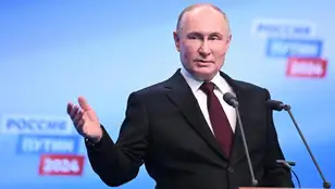 Vladimir Putin atiende a los medios tras su victoria en las elecciones